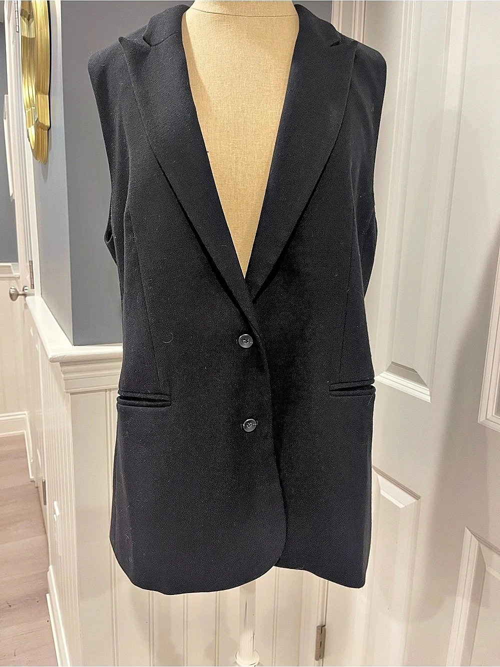 Treasure & Bond Black Vest Size Medium